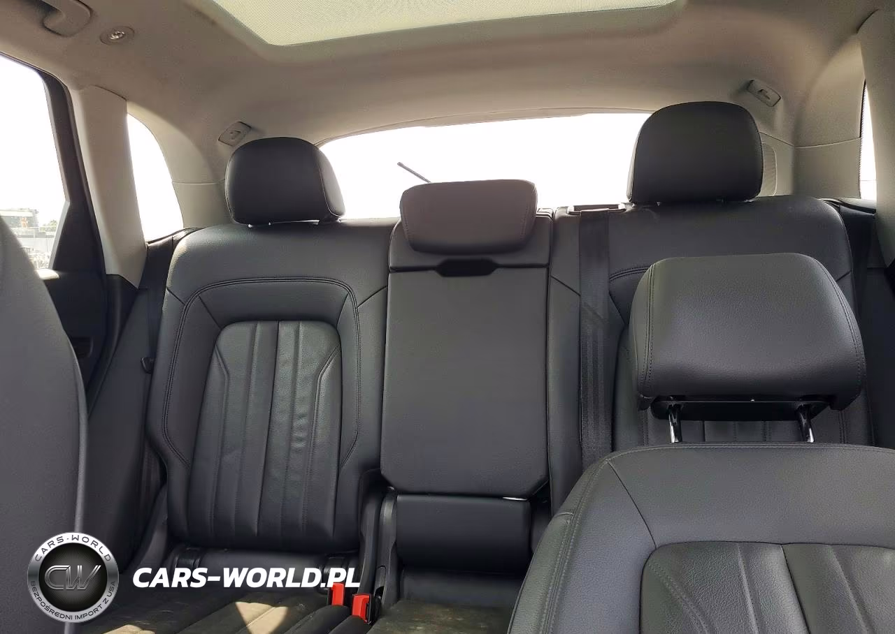 2018 Audi Q5 Premium Plus VIN:WA1BNAFY3J2134286 - 10