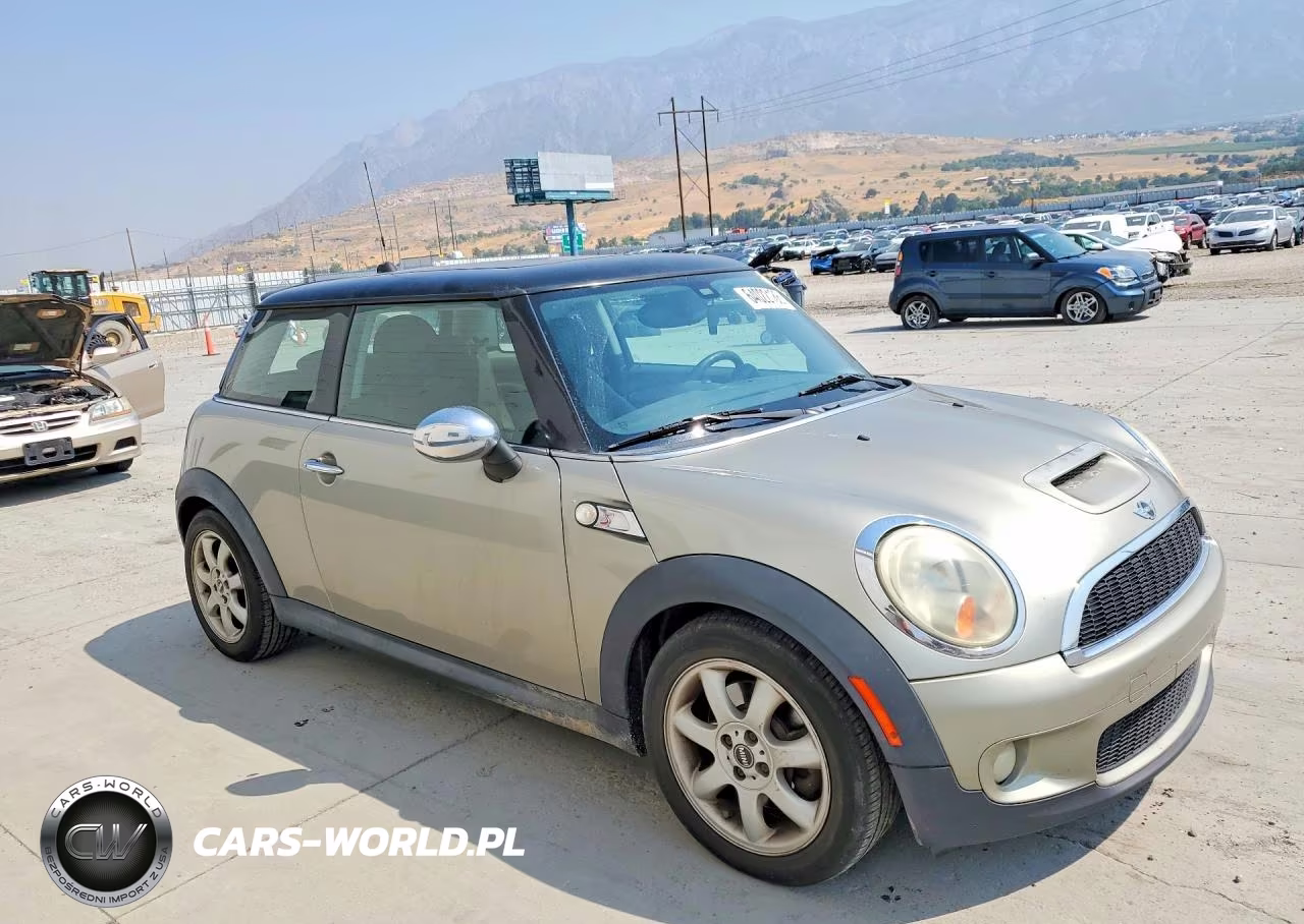 2009 Mini Cooper S VIN:WMWMF73569TT94340 - 4