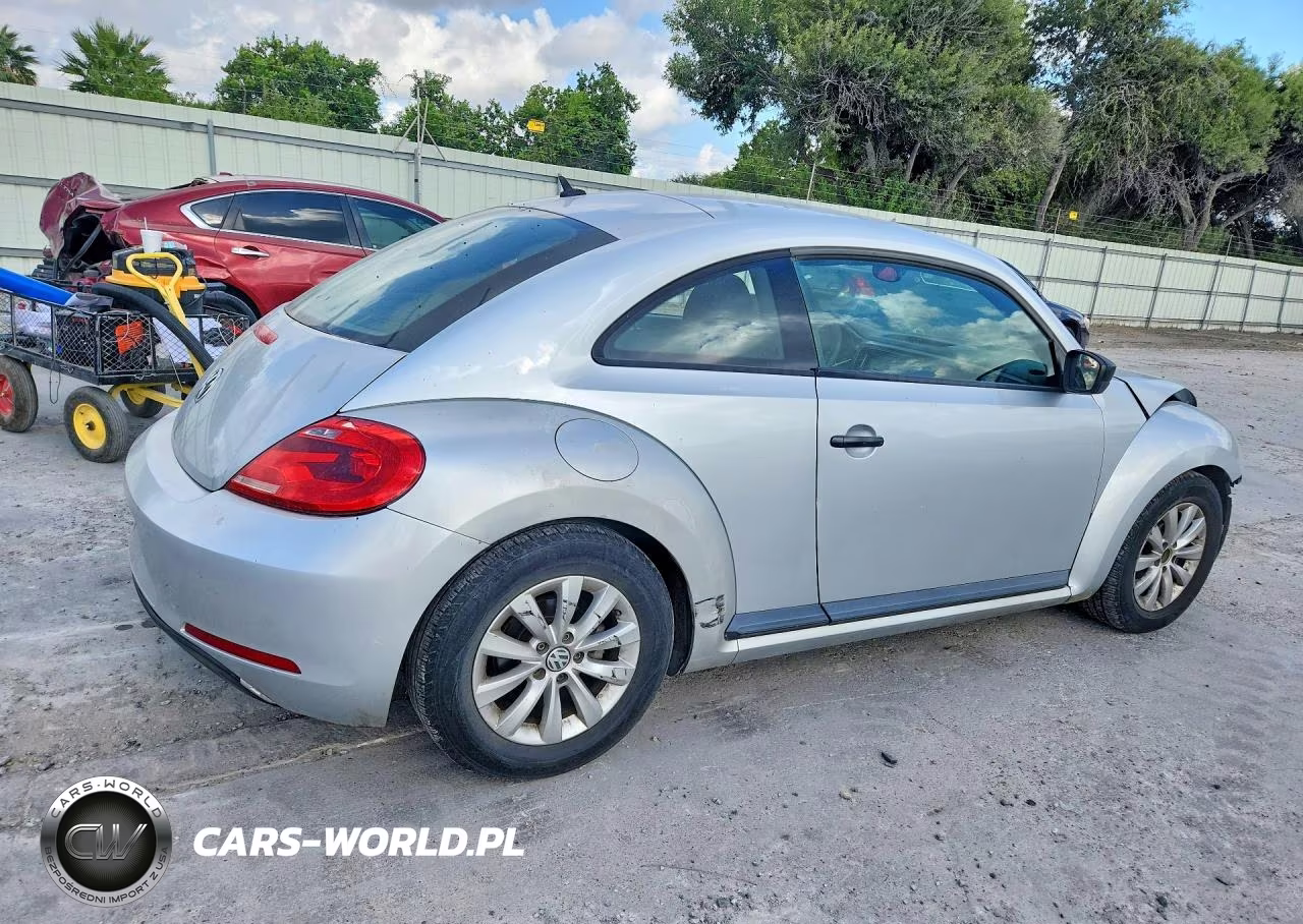 2013 Volkswagen Beetle VIN:3VWFP7AT9DM660867 - 3