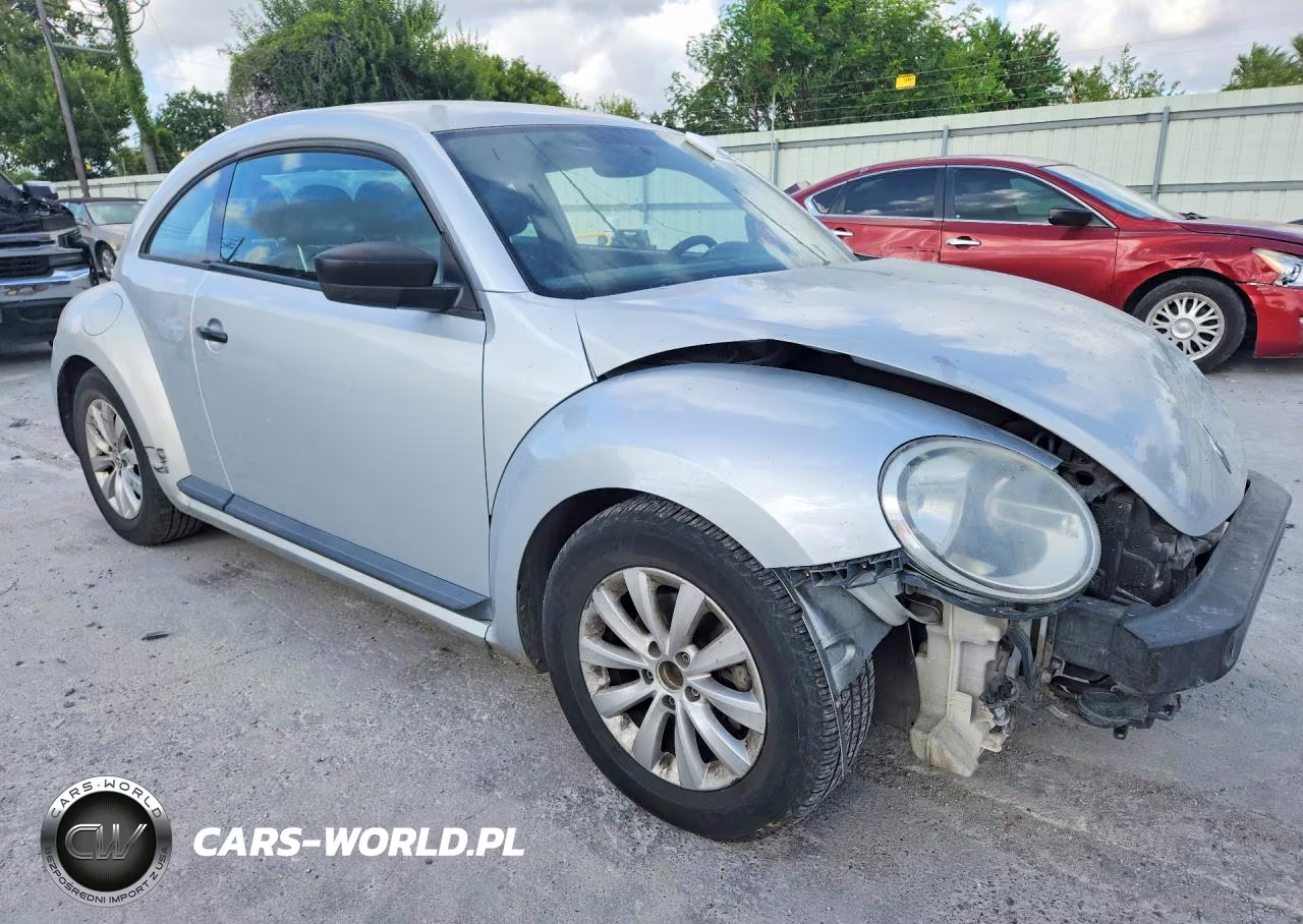 2013 Volkswagen Beetle VIN:3VWFP7AT9DM660867 - 4