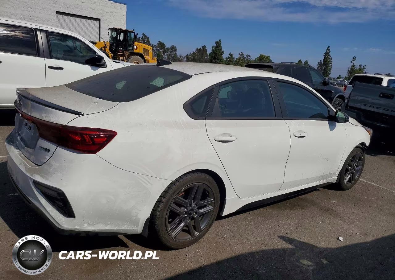 2021 Kia Forte Gt Line VIN:3KPF34AD0ME410451 - 3