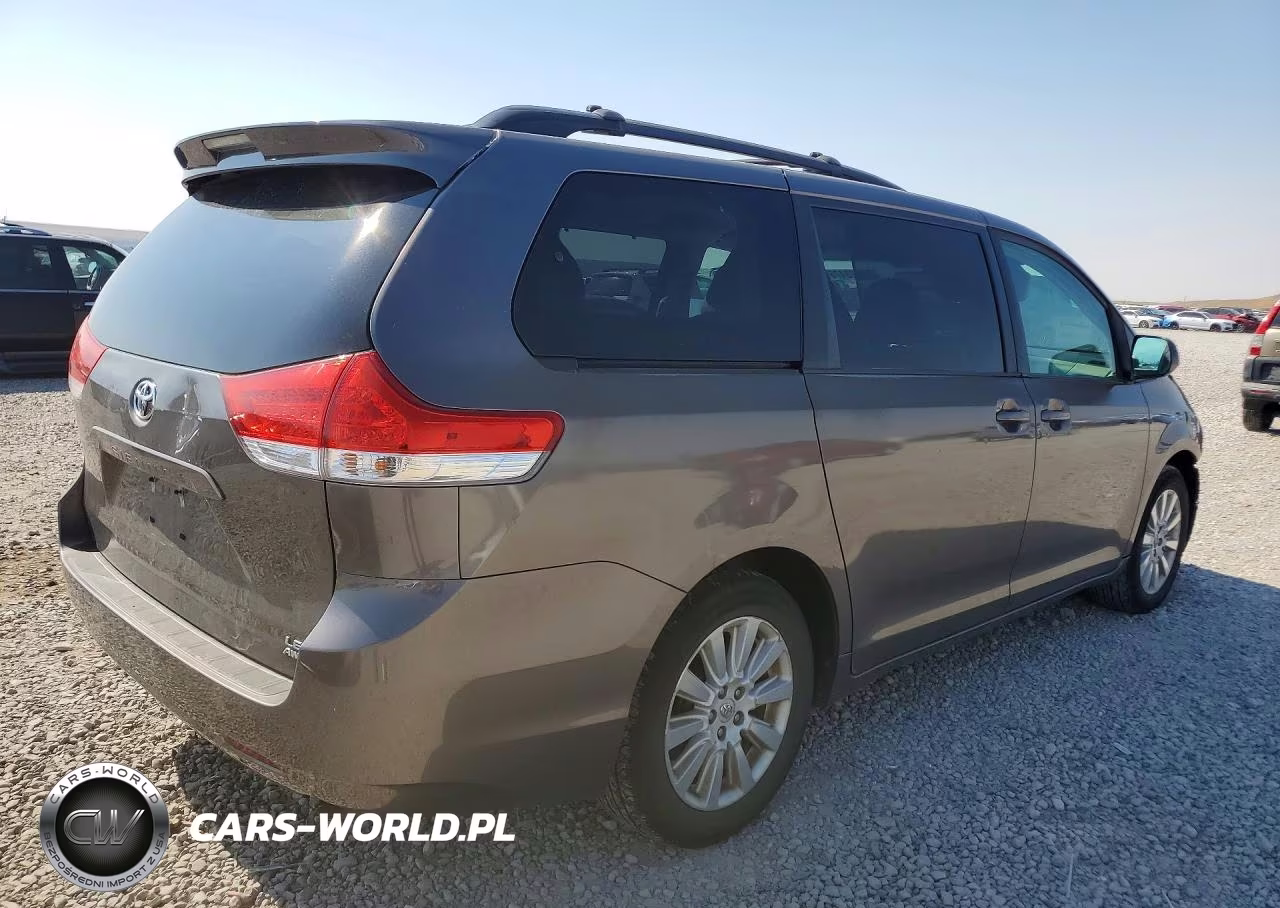 2013 Toyota Sienna Le VIN:5TDJK3DC5DS061108 - 3