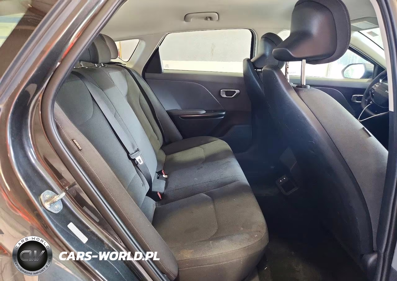 2025 Kia K4 Lxs VIN:3KPFT4DE3SE025063 - 10