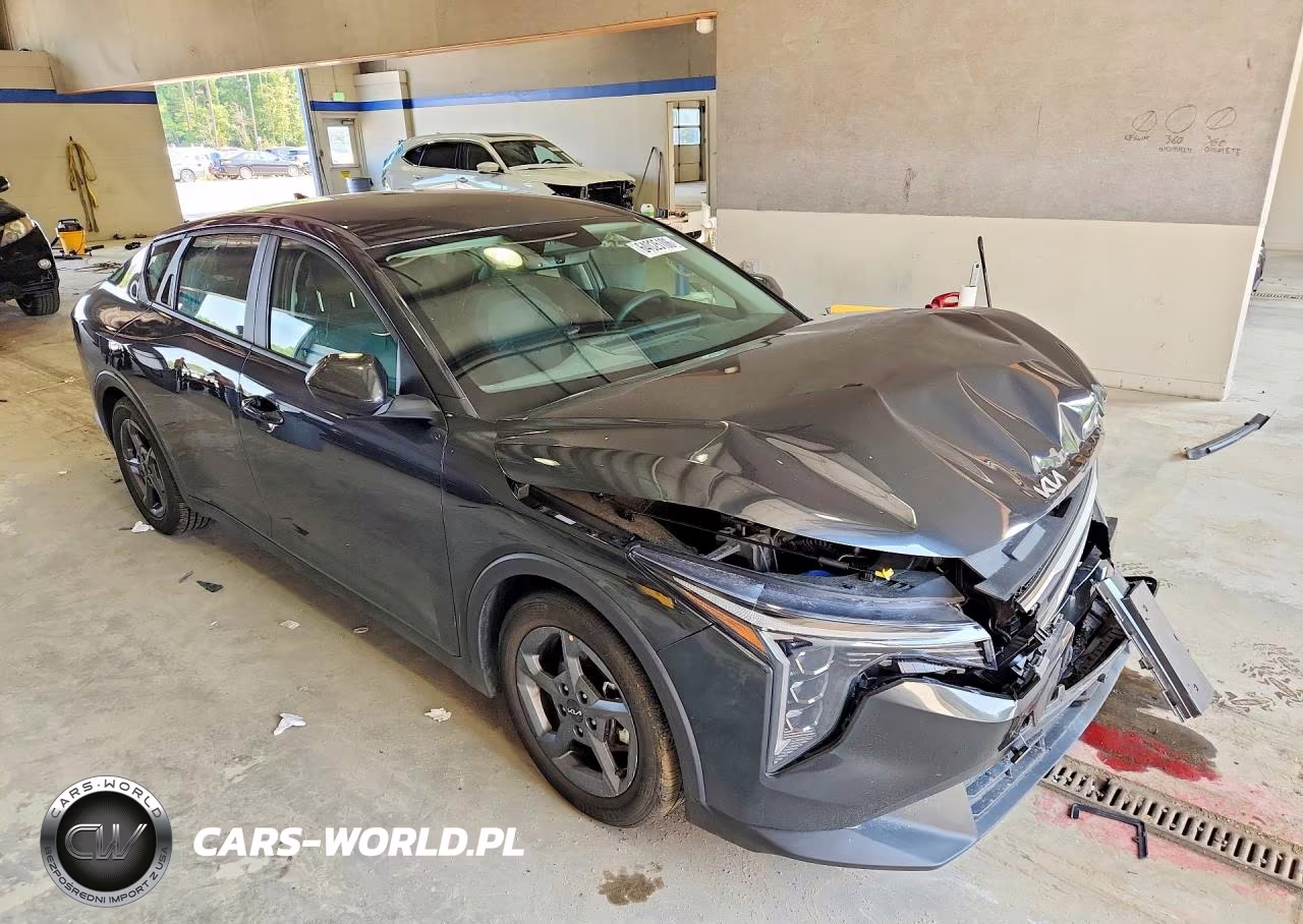 2025 Kia K4 Lxs VIN:3KPFT4DE3SE025063 - 4
