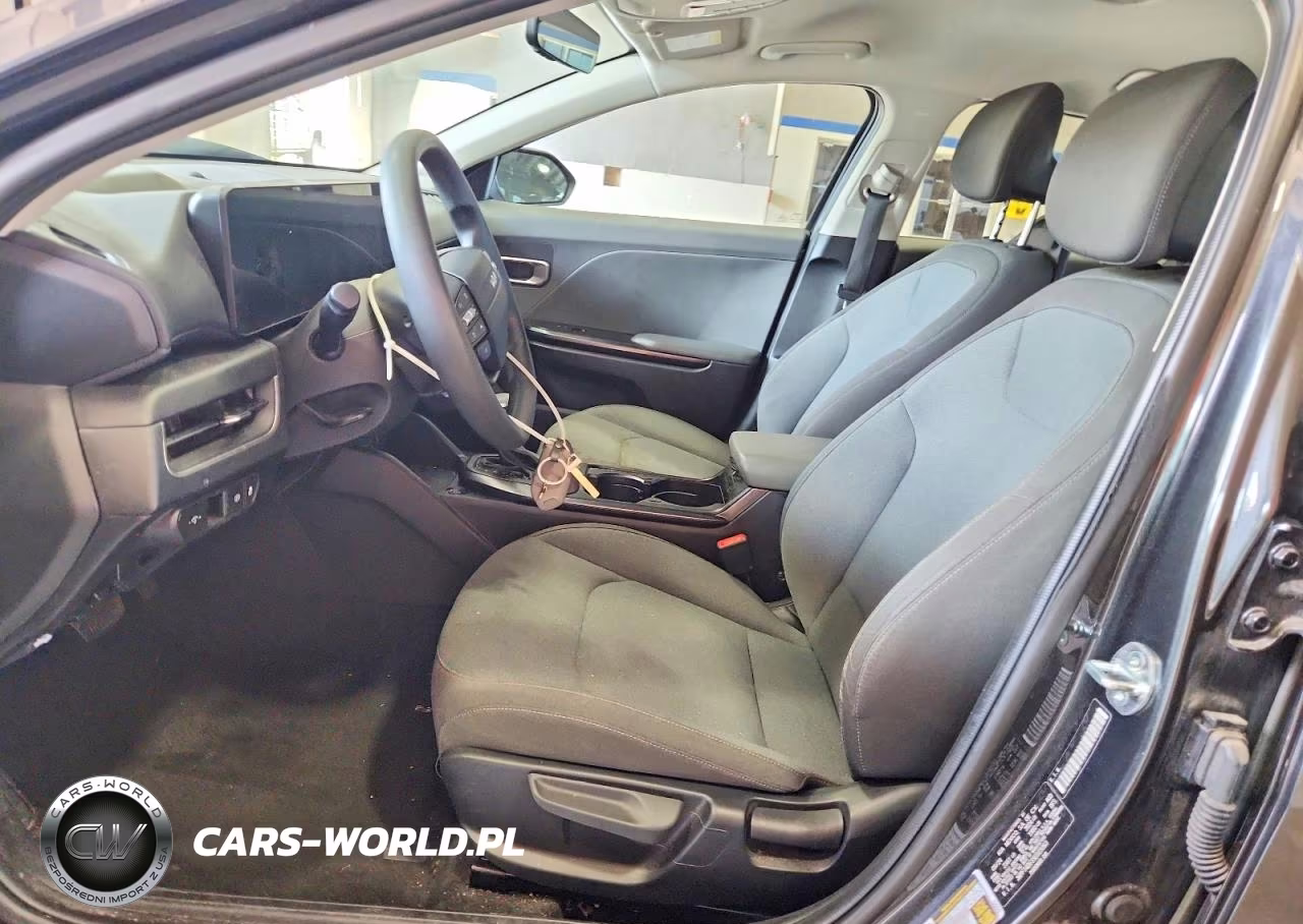 2025 Kia K4 Lxs VIN:3KPFT4DE3SE025063 - 7
