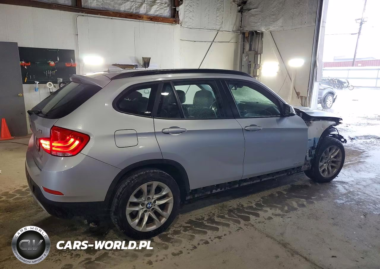 2015 BMW X1 xDrive28I VIN:WBAVL1C52FVY35066 - 3