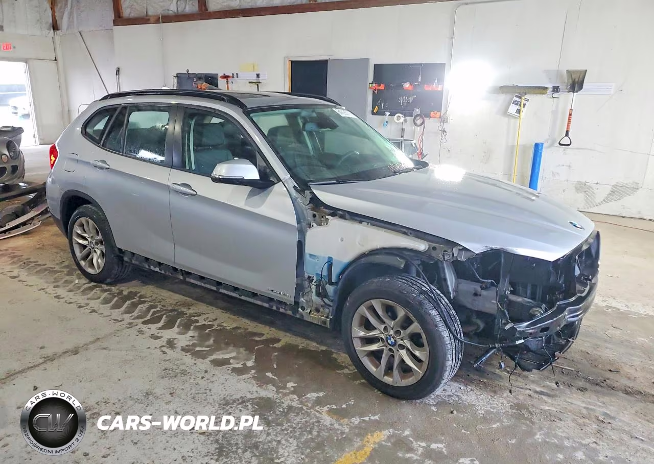 2015 BMW X1 xDrive28I VIN:WBAVL1C52FVY35066 - 4