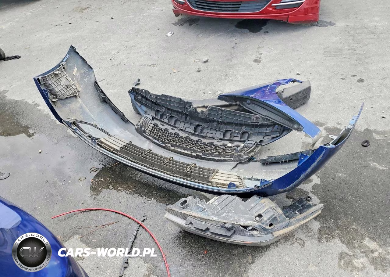2018 Kia Forte S VIN:3KPFL4A71JE186743 - 12