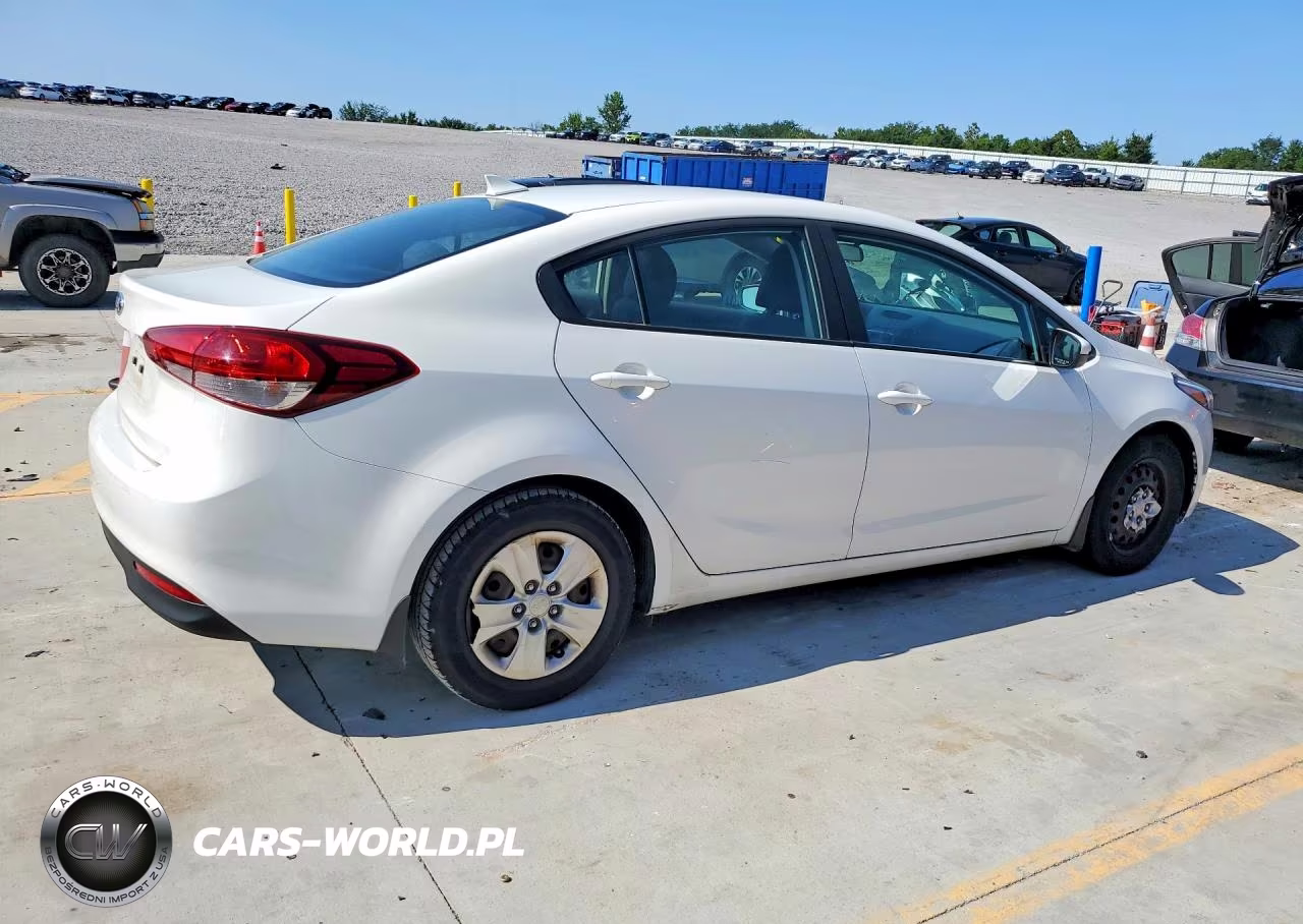 2018 Kia Forte Lx VIN:3KPFK4A78JE196236 - 3