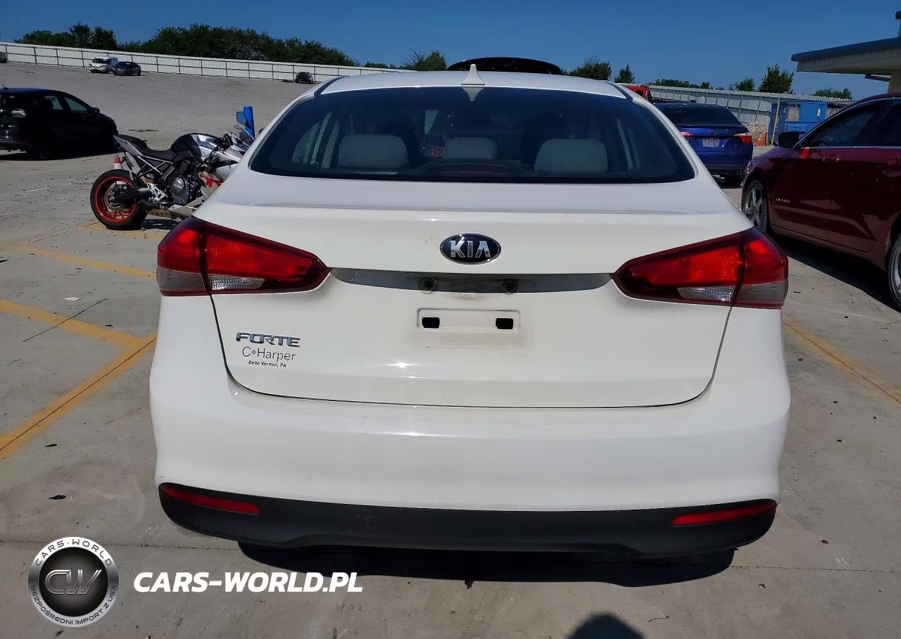 2018 Kia Forte Lx VIN:3KPFK4A78JE196236 - 6