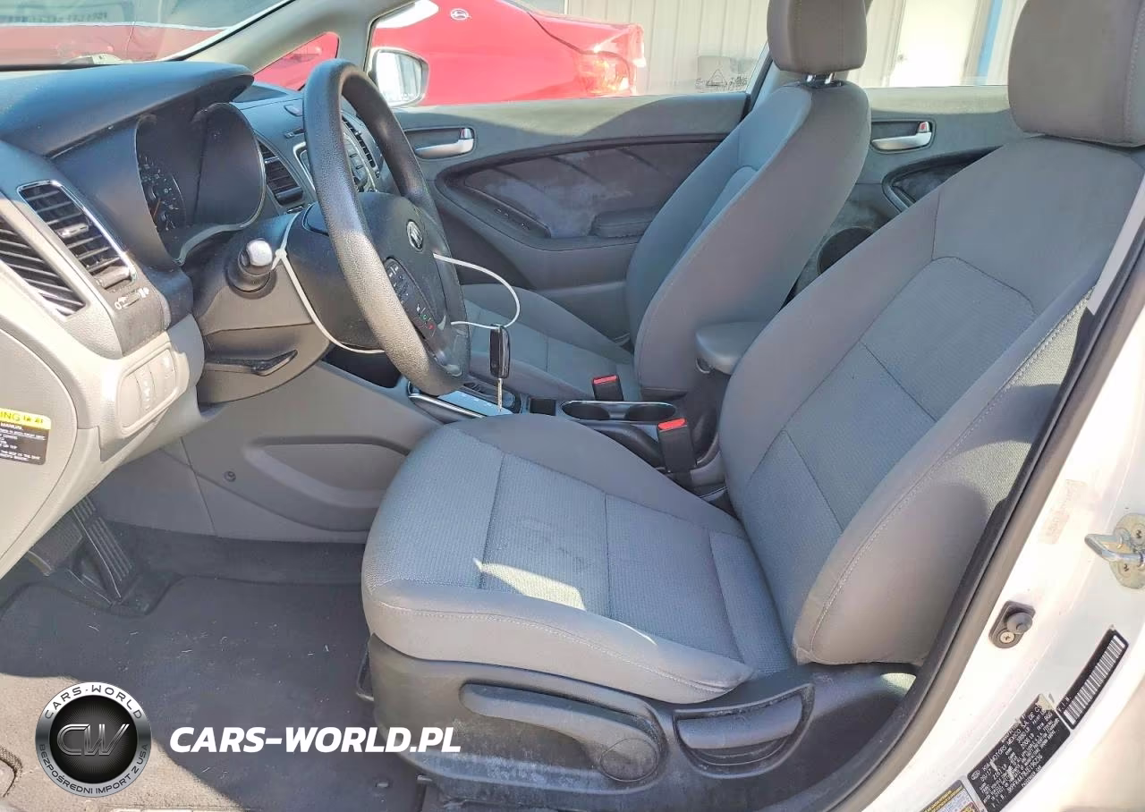 2018 Kia Forte Lx VIN:3KPFK4A78JE196236 - 7