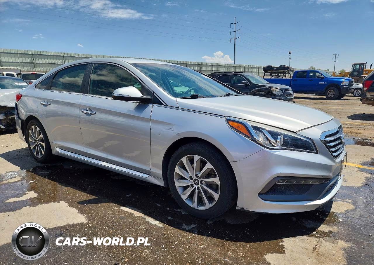 2015 Hyundai Sonata Sport VIN:5NPE34AF6FH220441 - 4