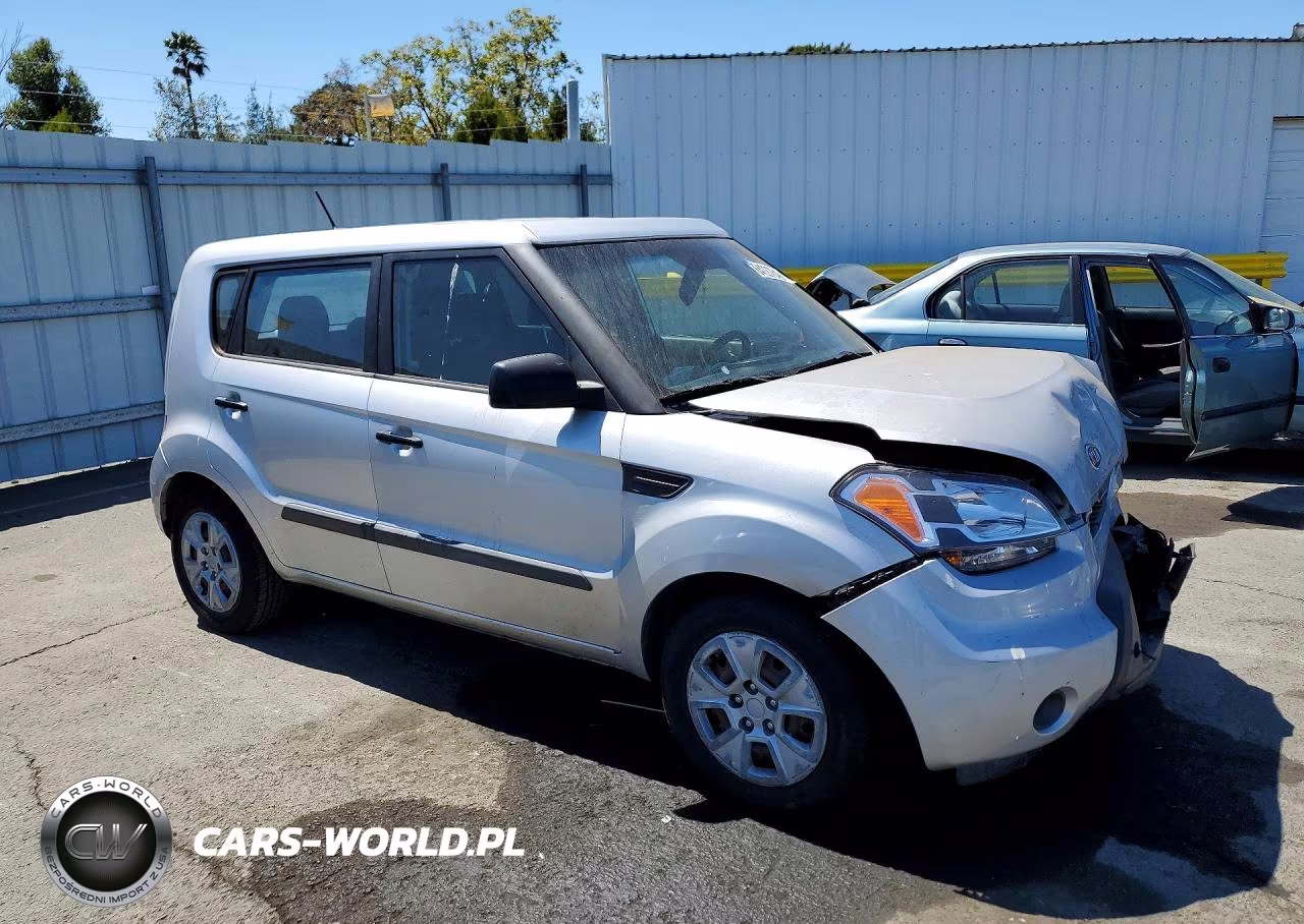 2011 Kia Soul Base VIN:KNDJT2A17B7347477 - 4