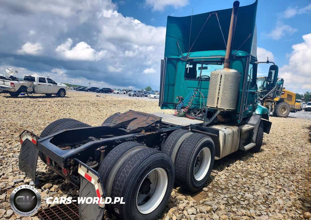 2015 Mack 600 Cxu600 - Semi Truck VIN:1M1AW02Y4FM048270 - 3