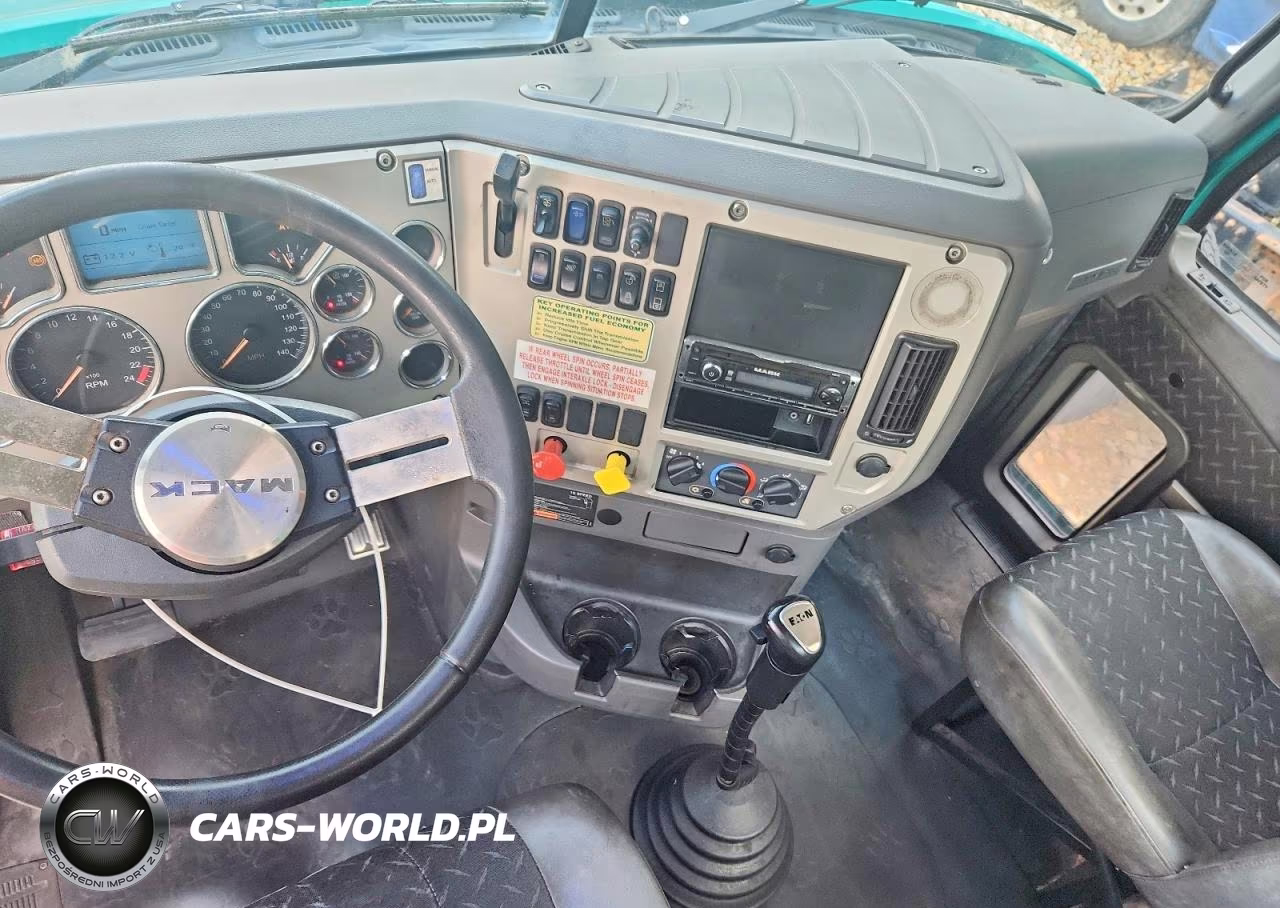 2015 Mack 600 Cxu600 - Semi Truck VIN:1M1AW02Y4FM048270 - 8