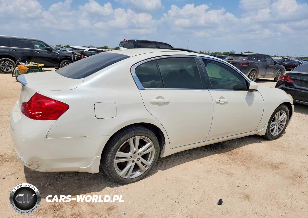 2015 Infiniti Q40 Base VIN:JN1CV6AR2FM650824 - 3