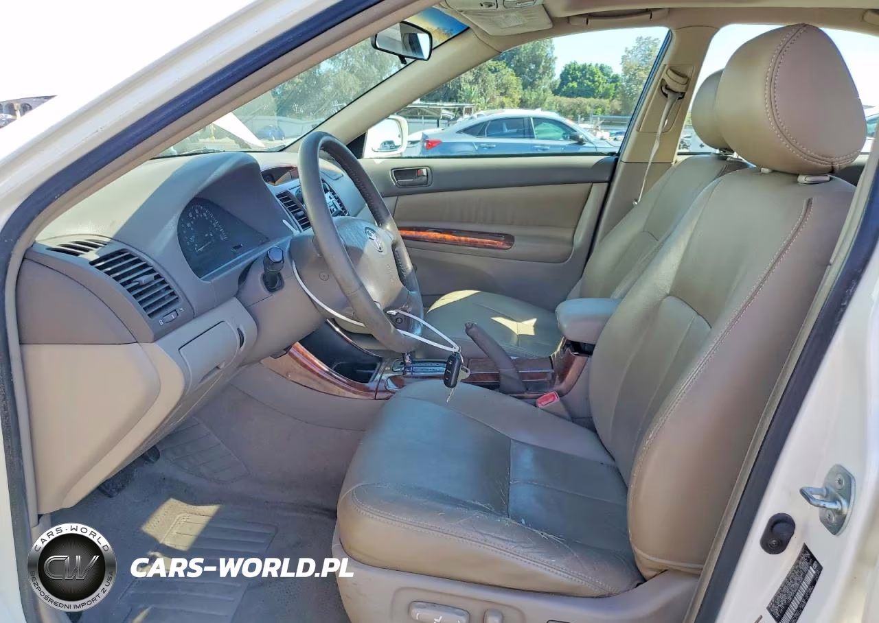 2004 Toyota Camry Le VIN:JTDBE32K540287626 - 7