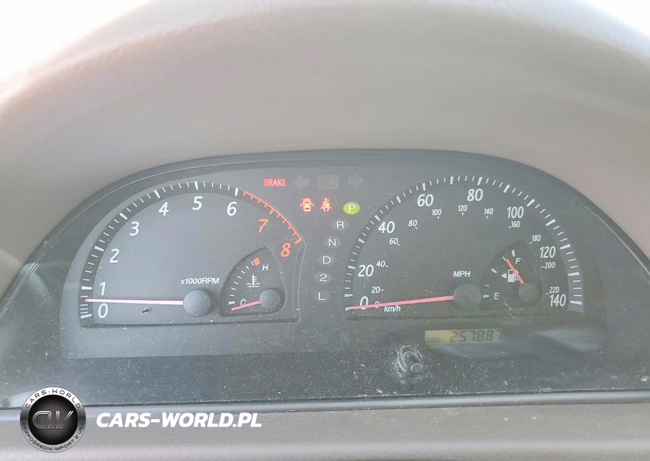 2004 Toyota Camry Le VIN:JTDBE32K540287626 - 9