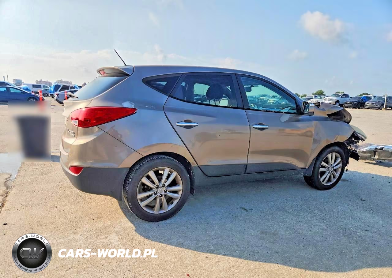 2010 Hyundai Tucson Limited VIN:KM8JU3AC1AU074472 - 3