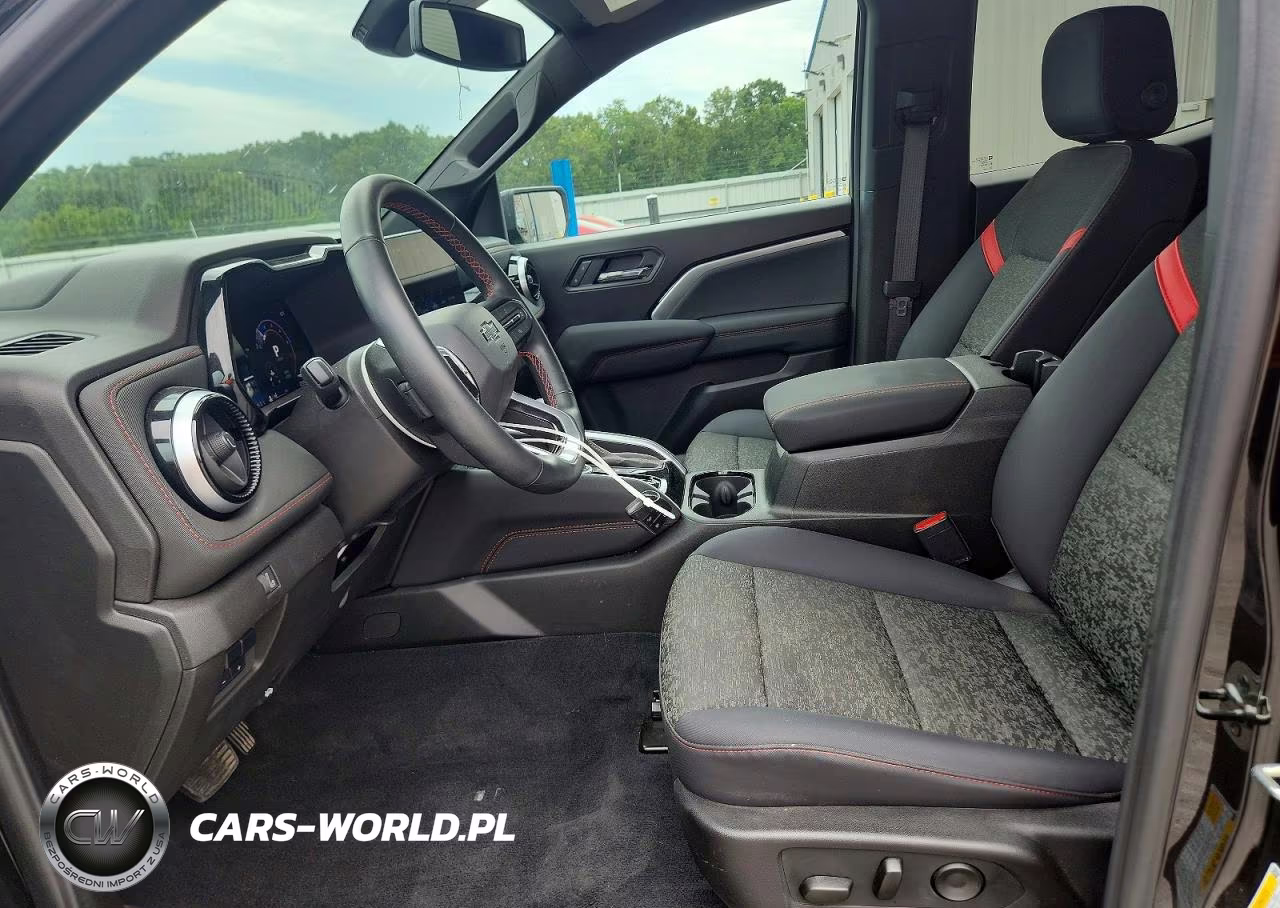 2025 Chevrolet Colorado Z71 VIN:1GCPTDEK8S1125025 - 7