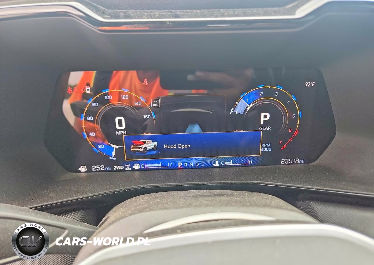 2025 Chevrolet Colorado Z71 VIN:1GCPTDEK8S1125025 - 9
