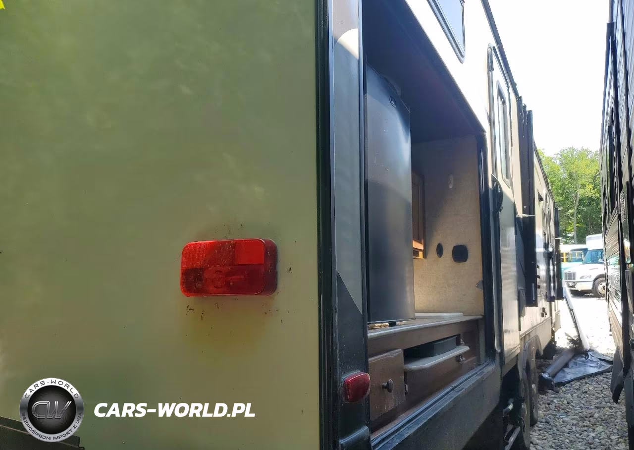 2015 Keystone Sprinter Camper VIN:4YDT31B24F1533221 - 9