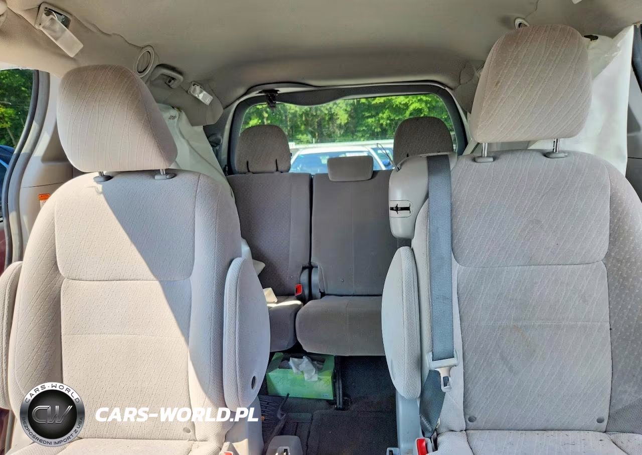 2017 Toyota Sienna Le VIN:5TDKZ3DC7HS849331 - 10