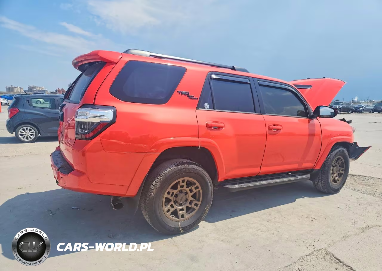 2024 Toyota 4Runner Trd Off-Road Premium VIN:JTERU5JR6R6303151 - 3