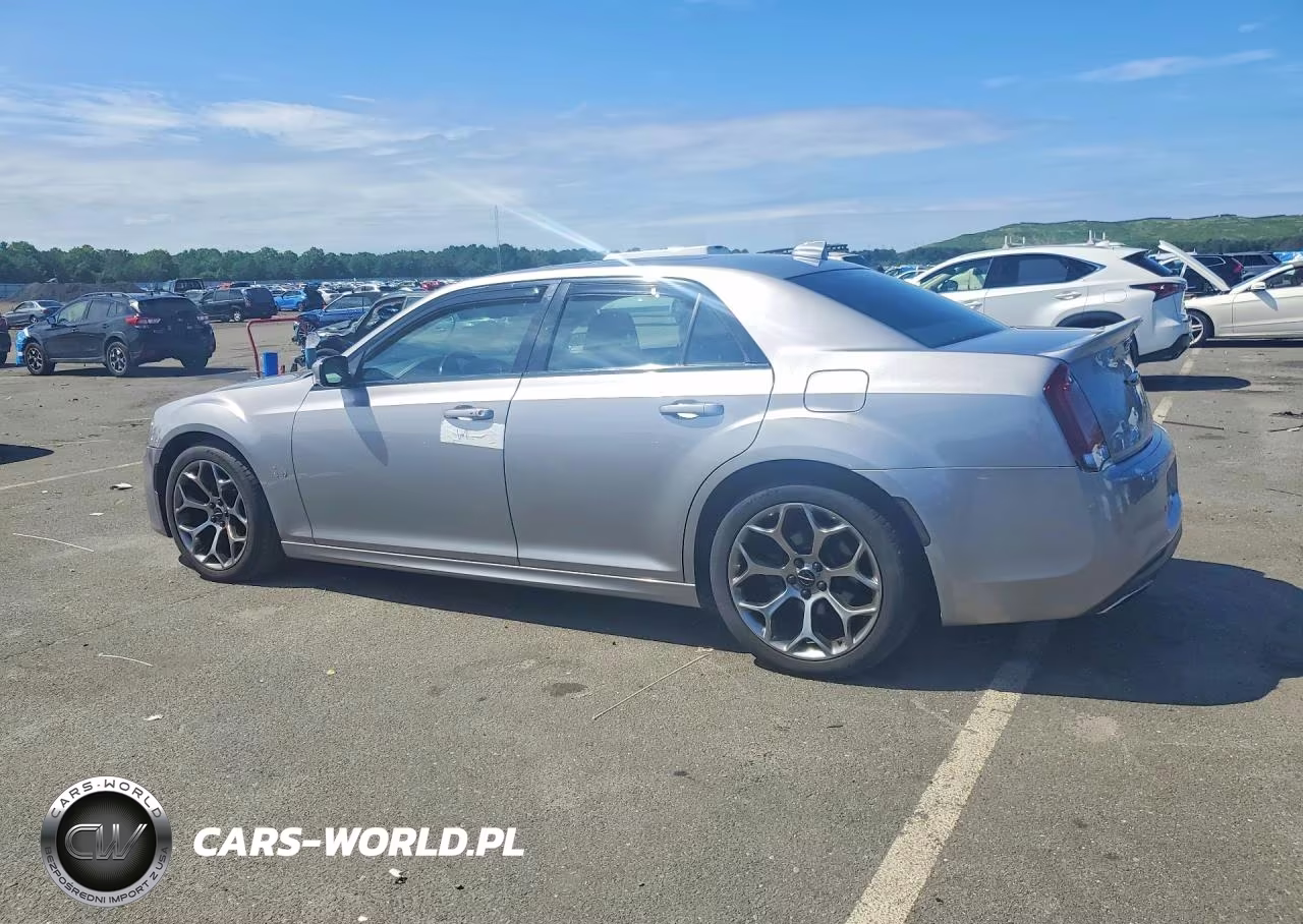 2018 Chrysler 300 S VIN:2C3CCABG4JH266661 - 2