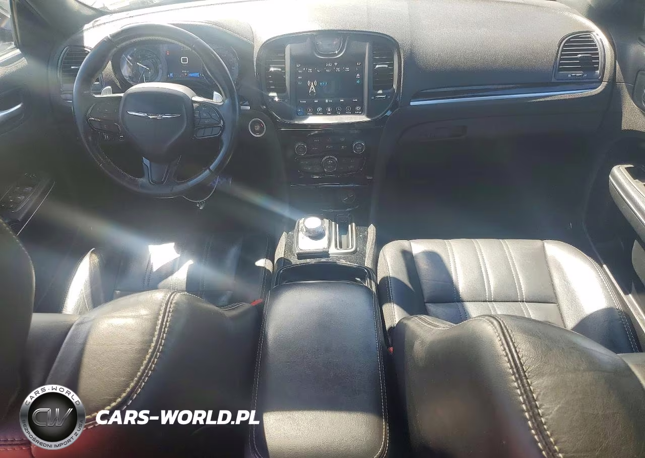 2018 Chrysler 300 S VIN:2C3CCABG4JH266661 - 8