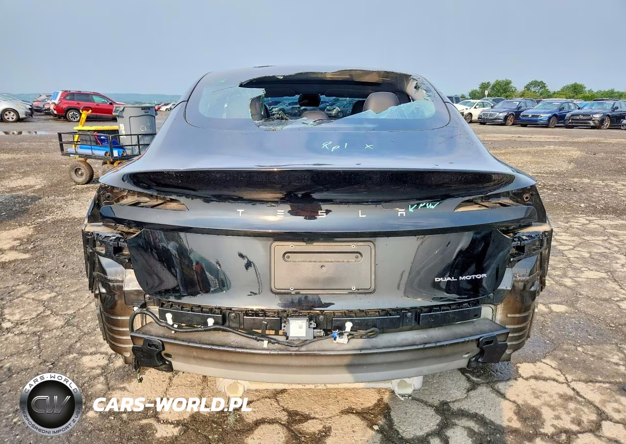 2025 Tesla Model 3 VIN:5YJ3E1EB5SF933251 - 6