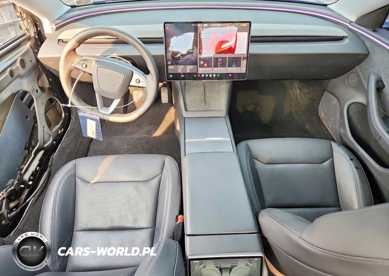 2025 Tesla Model 3 VIN:5YJ3E1EB5SF933251 - 8