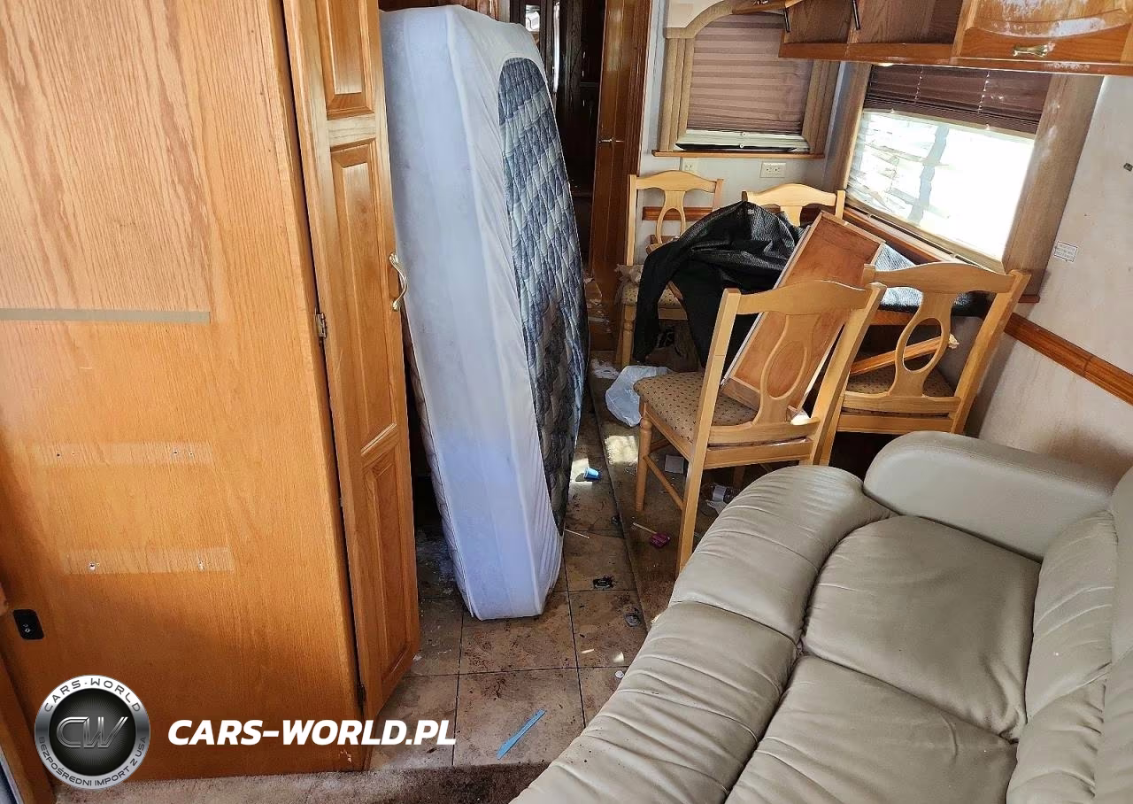 2003 Workhorse Custom Chassis Motorhome Chassis W22 VIN:5B4MP67G833357325 - 6