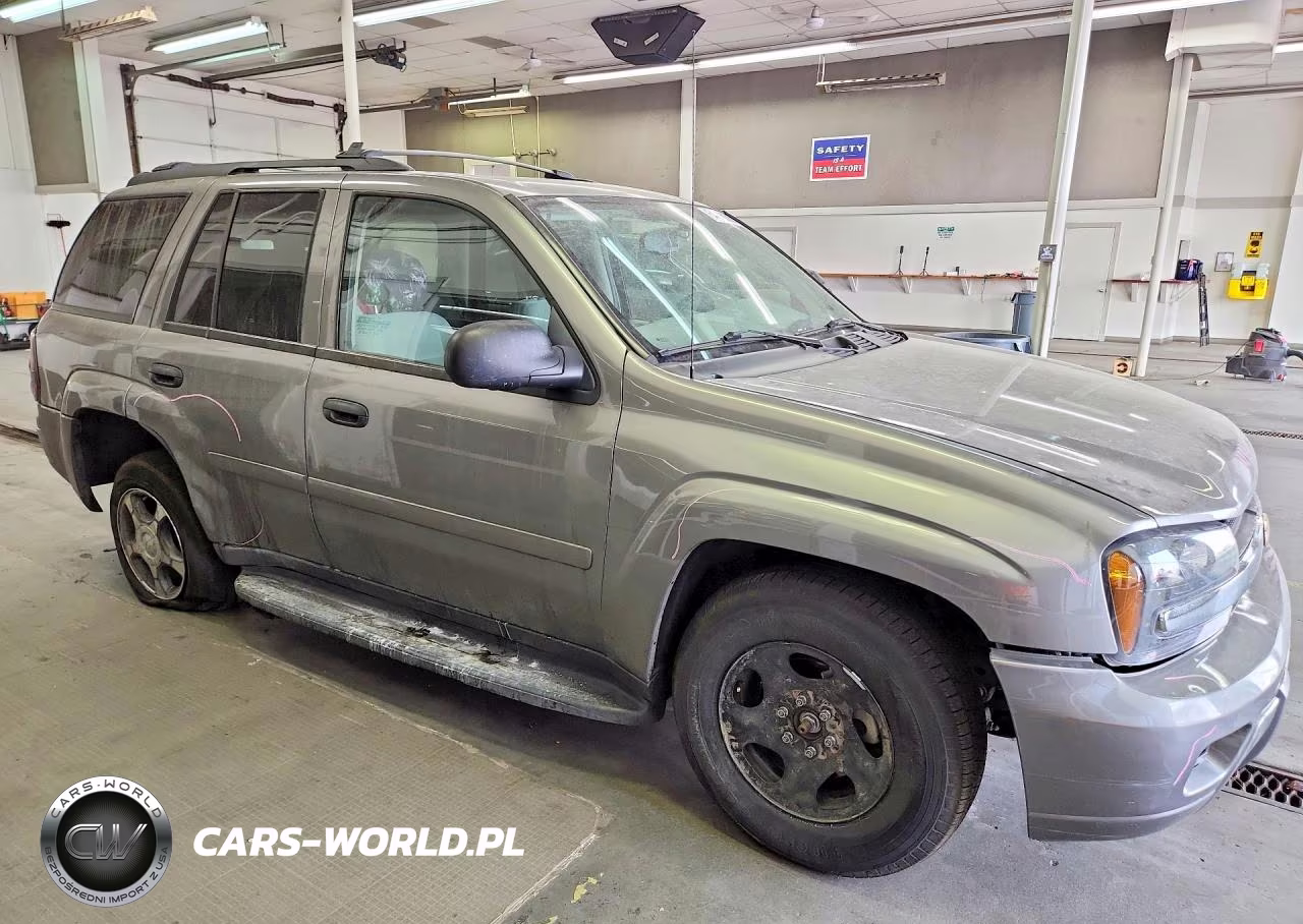 2008 Chevrolet Trailblazer Ls VIN:1GNDT13S682137365 - 4