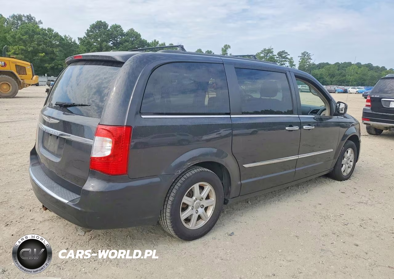 2011 Chrysler Town & Country Touring VIN:2A4RR5DG7BR770944 - 3