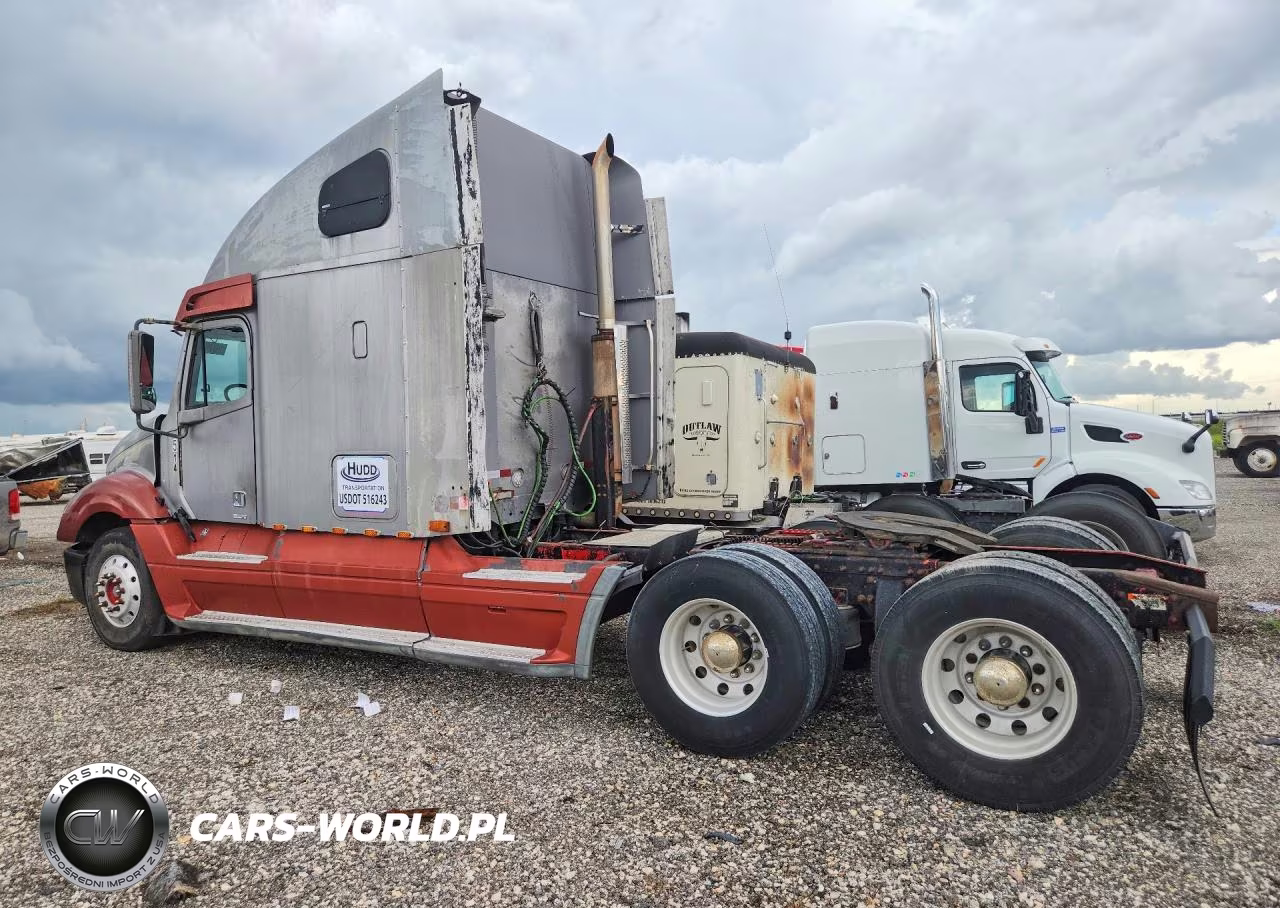 2001 Freightliner Conventional 4900Sa VIN:1FUJA6BD91LJ23681 - 2