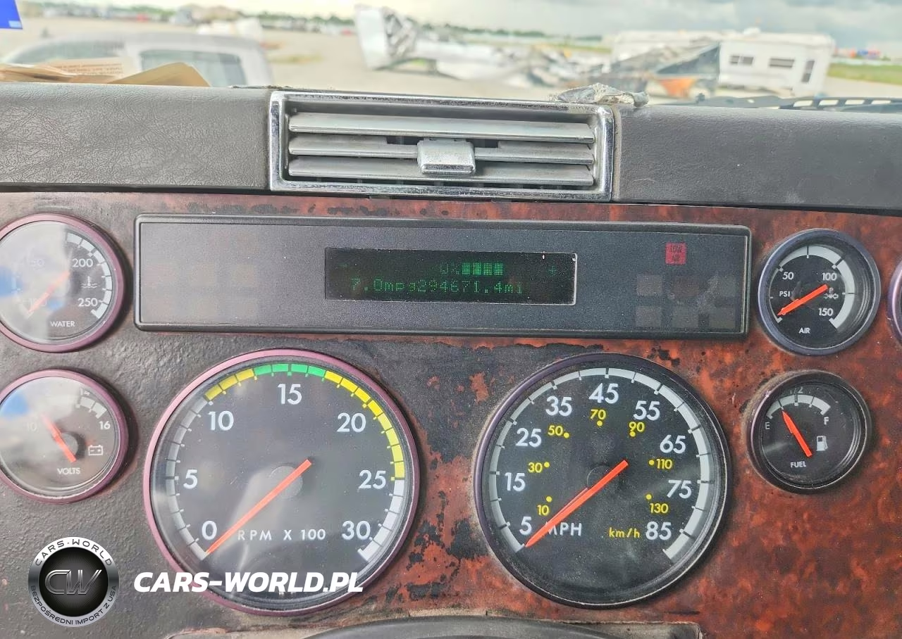 2001 Freightliner Conventional 4900Sa VIN:1FUJA6BD91LJ23681 - 9