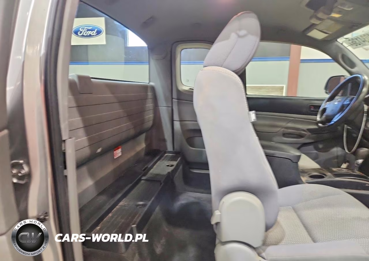 2015 Toyota Tacoma Base VIN:5TFUX4EN1FX036921 - 10