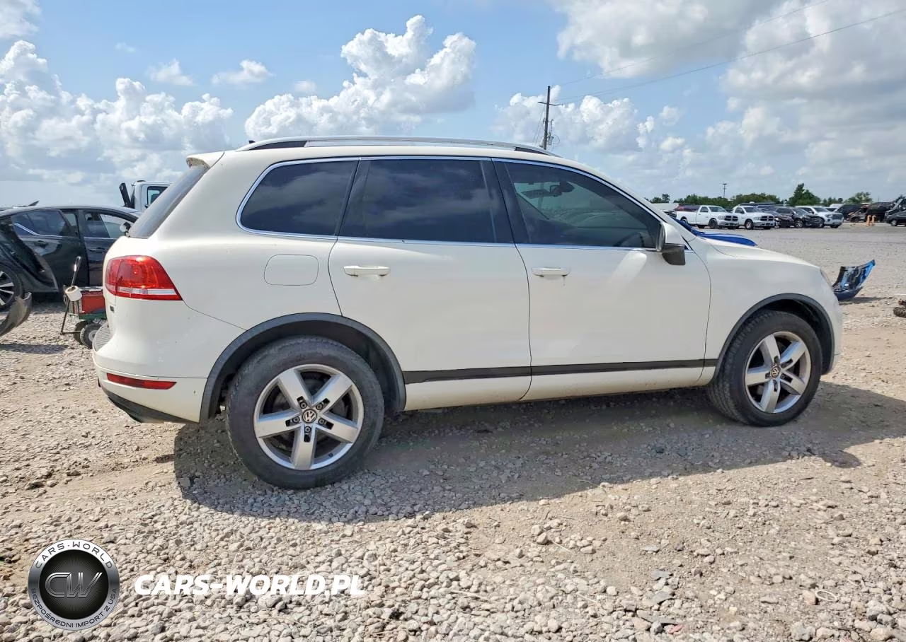 2011 Volkswagen Touareg V6 VIN:WVGFF9BP4BD005832 - 3