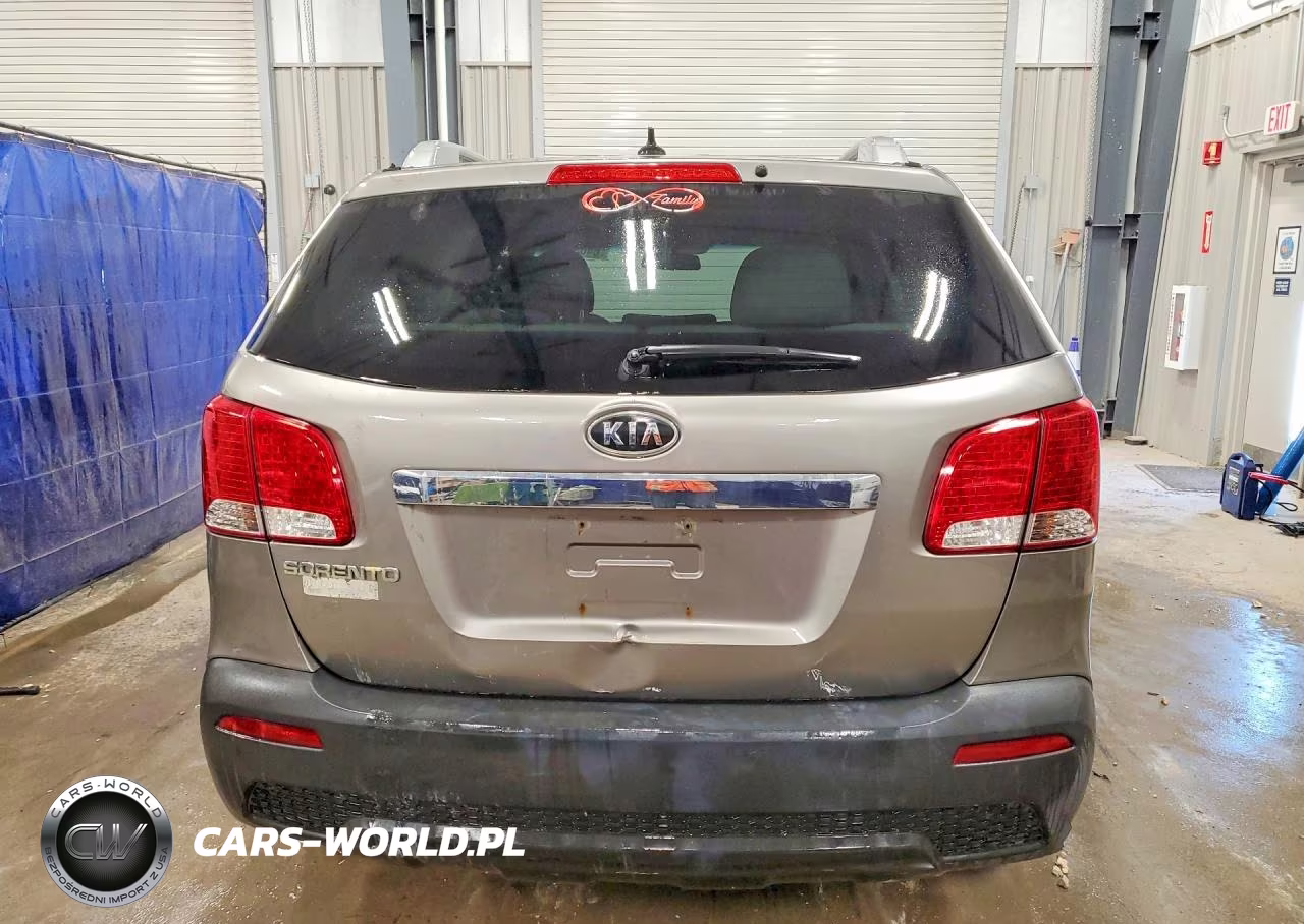 2011 Kia Sorento Lx VIN:5XYKTDA21BG116988 - 6