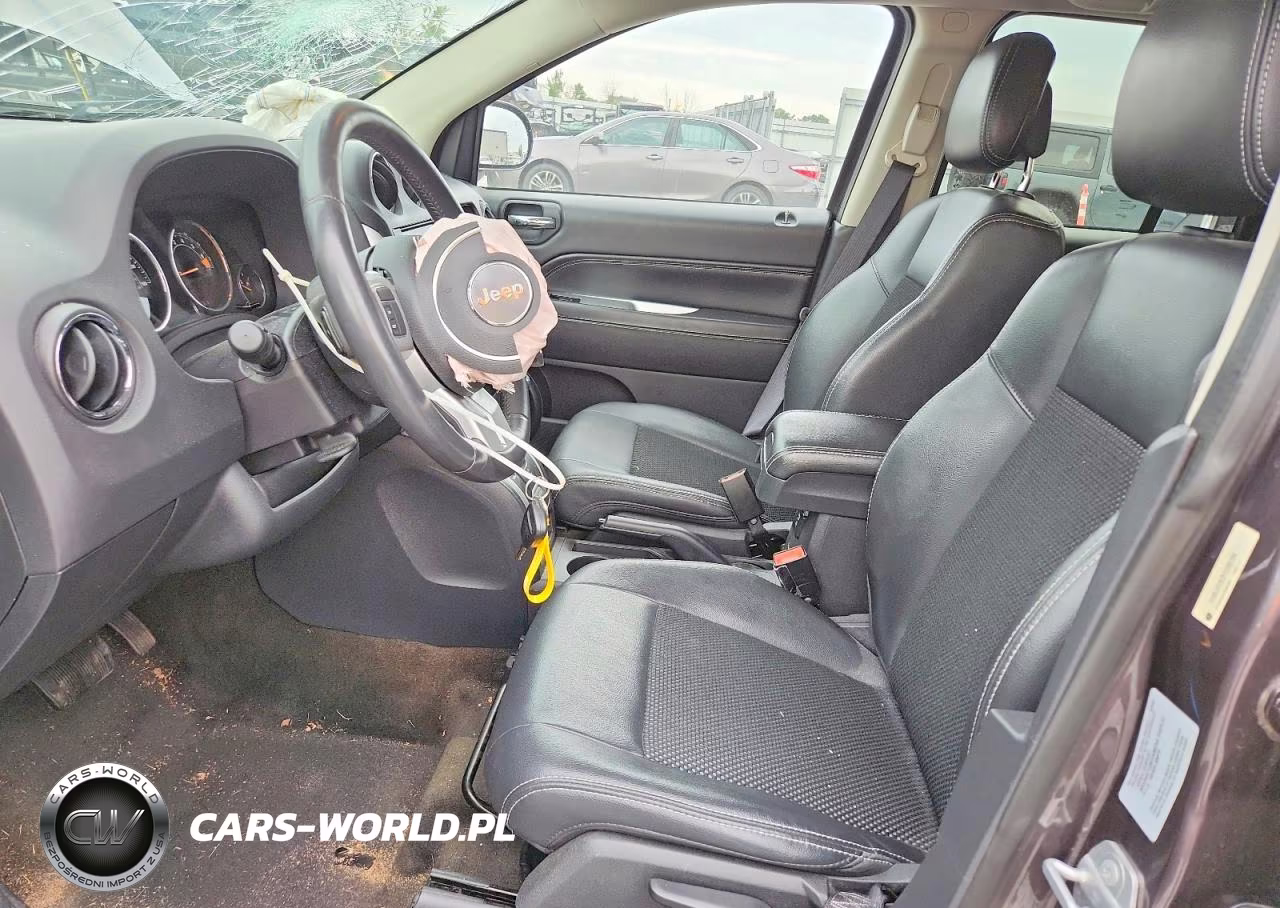 2015 Jeep Compass Latitude VIN:1C4NJDEB3FD395166 - 7