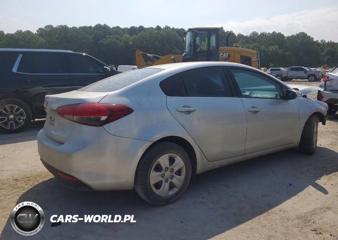 2017 Kia Forte VIN:3KPFK4A72HE115662 - 3