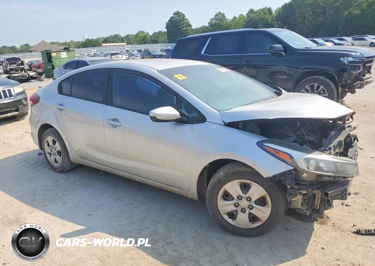 2017 Kia Forte VIN:3KPFK4A72HE115662 - 4