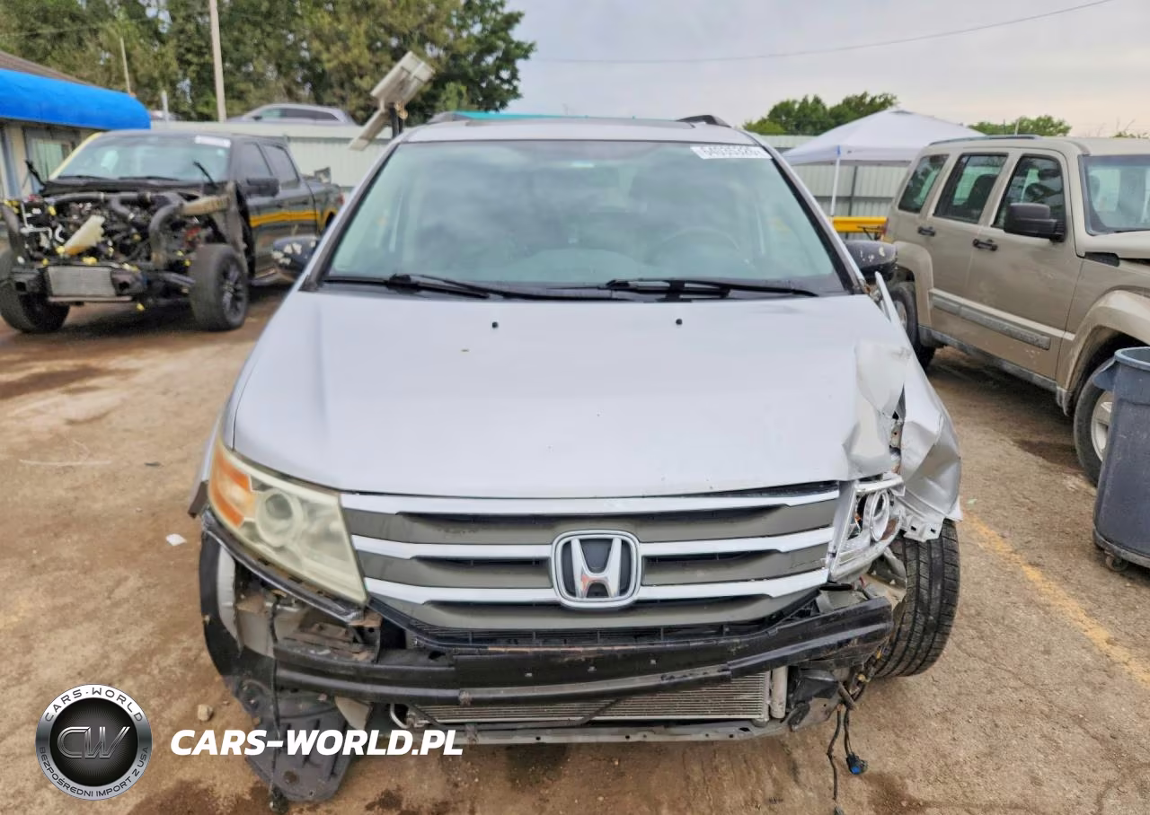 2013 Honda Odyssey Touring VIN:5FNRL5H90DB071009 - 5