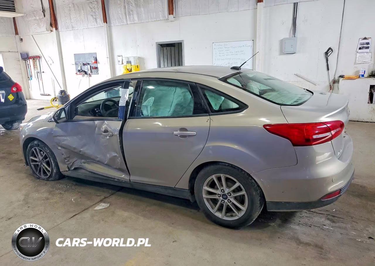 2015 Ford Focus Se VIN:1FADP3F26FL311677 - 2