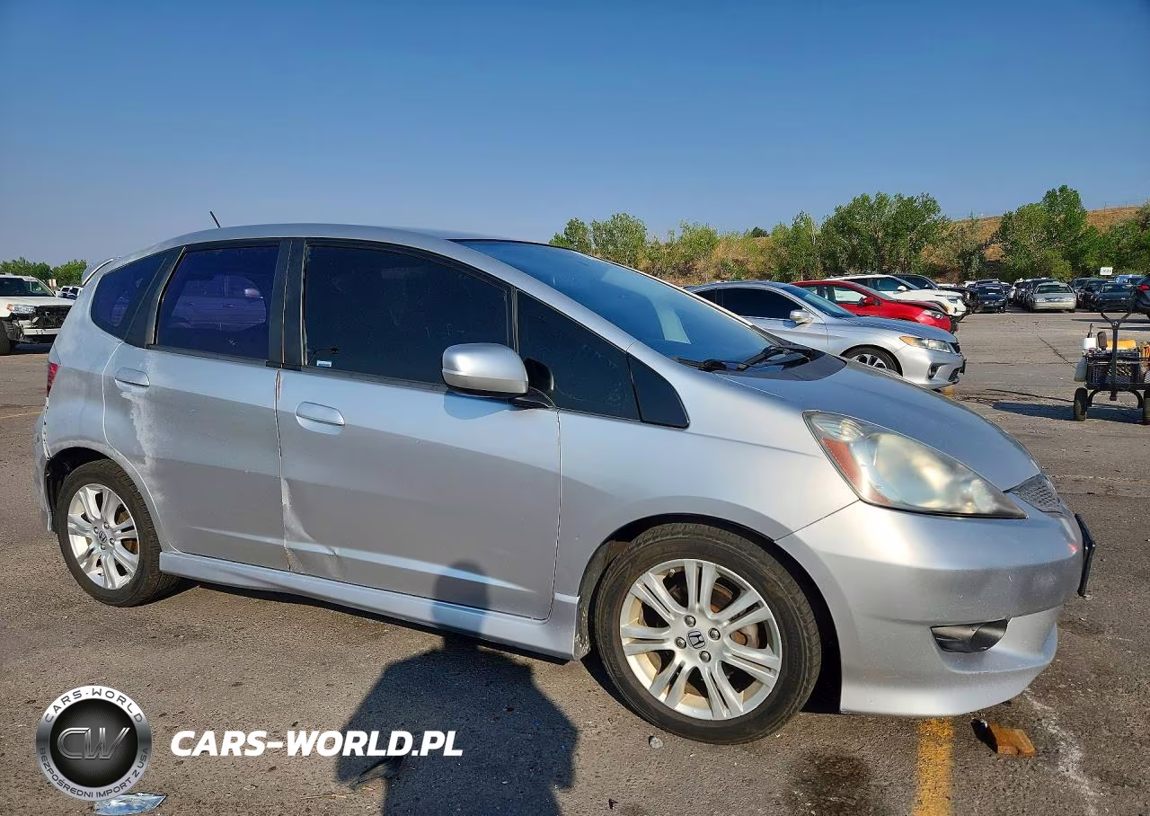 2011 Honda Fit Sport VIN:JHMGE8H68BC006636 - 4