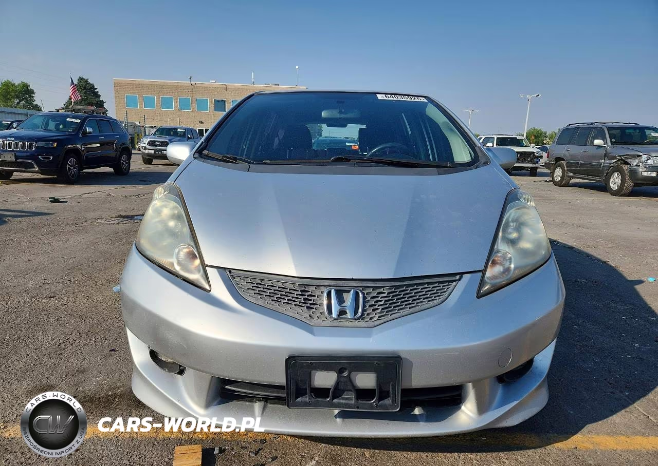 2011 Honda Fit Sport VIN:JHMGE8H68BC006636 - 5