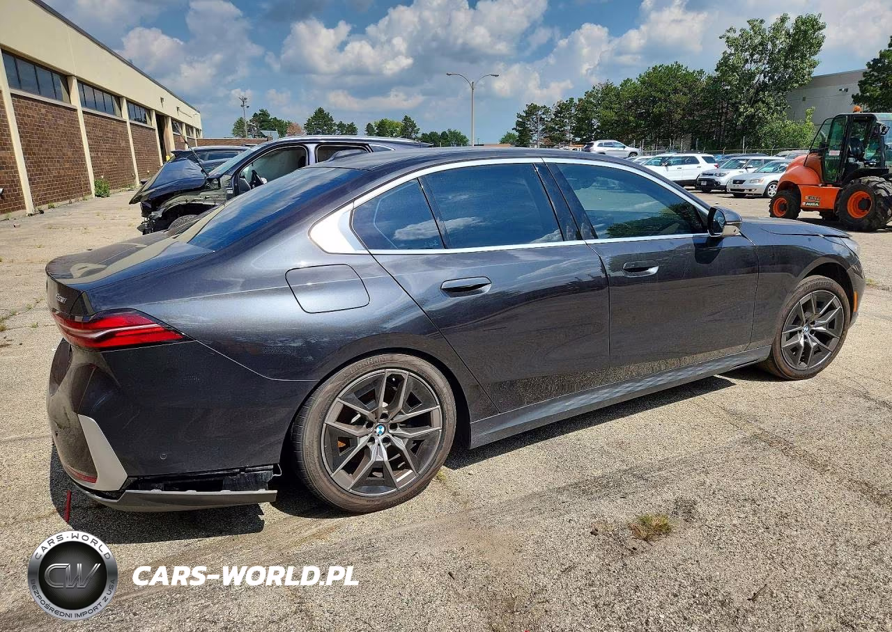 2025 BMW 530 Xi VIN:WBA53FJ04SCT87763 - 3