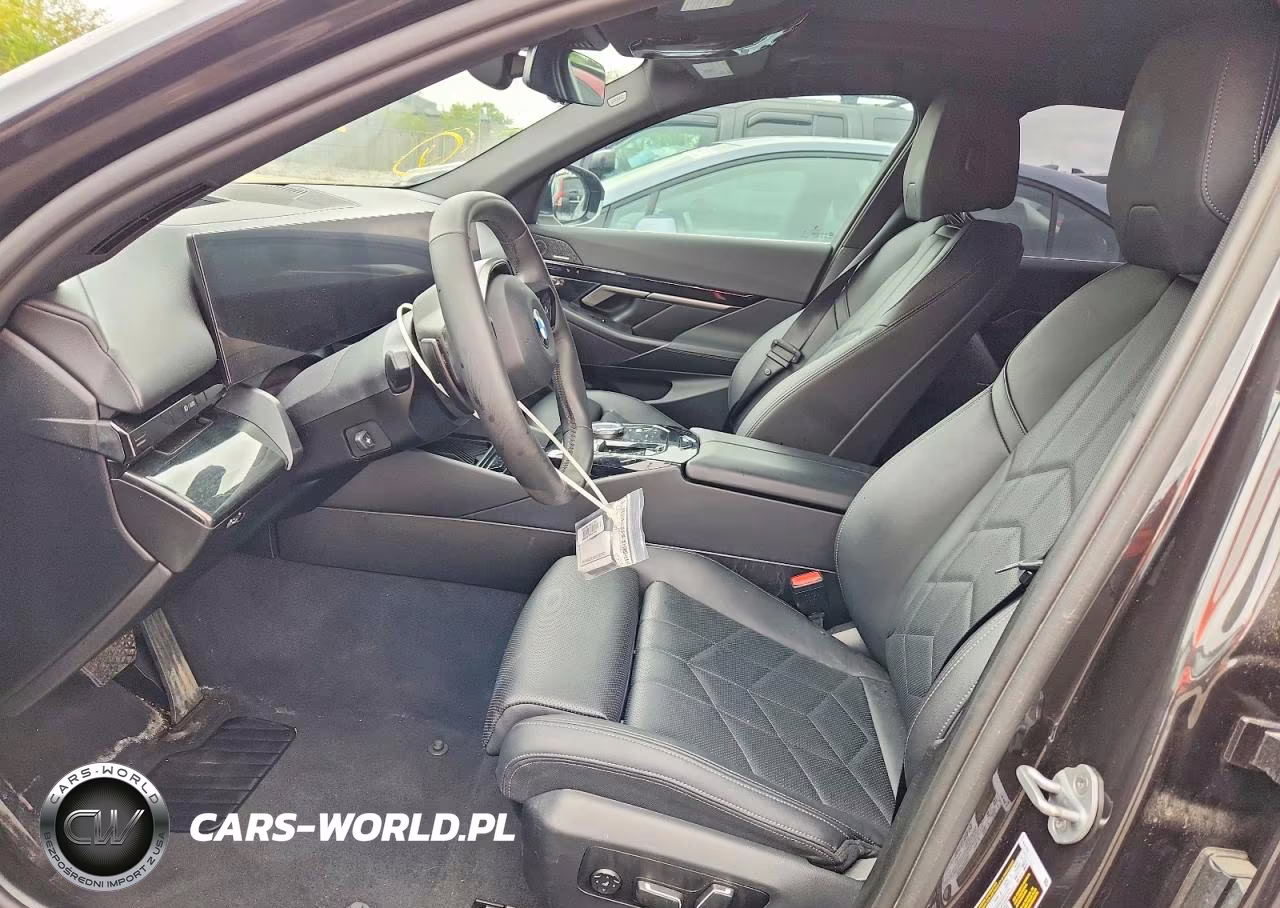 2025 BMW 530 Xi VIN:WBA53FJ04SCT87763 - 7