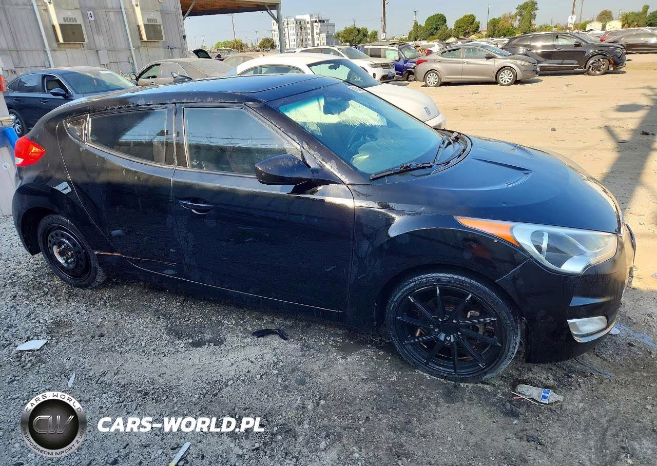 2013 Hyundai Veloster Base VIN:KMHTC6AD5DU144436 - 4
